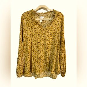 Bucket List V-neck Patterned Top